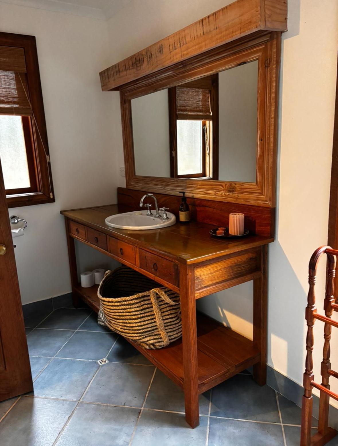 The Quarters Hotel Strahan Ngoại thất bức ảnh